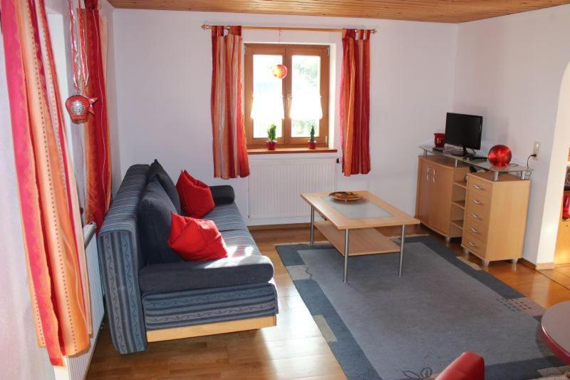 Ferienwohnung Brustmann Тайзендорф Екстериор снимка